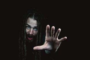 在奥丘树海之下寻找枯叶女王的神秘获取方式